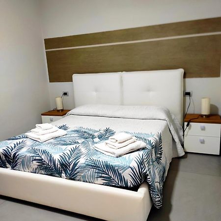 Albergo Piazza Risorgimento Porto Cesareo Buitenkant foto