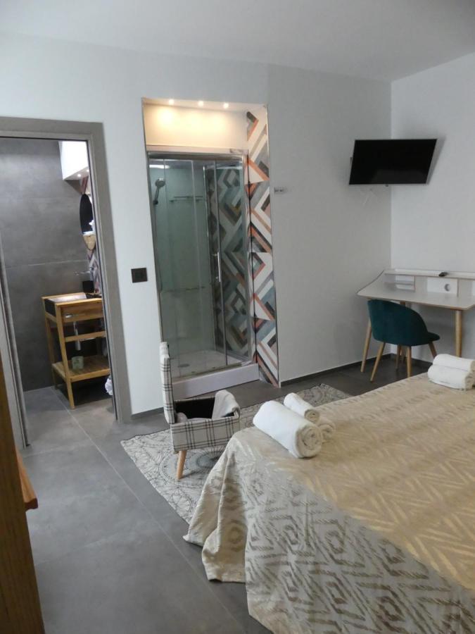 Albergo Piazza Risorgimento Porto Cesareo Buitenkant foto