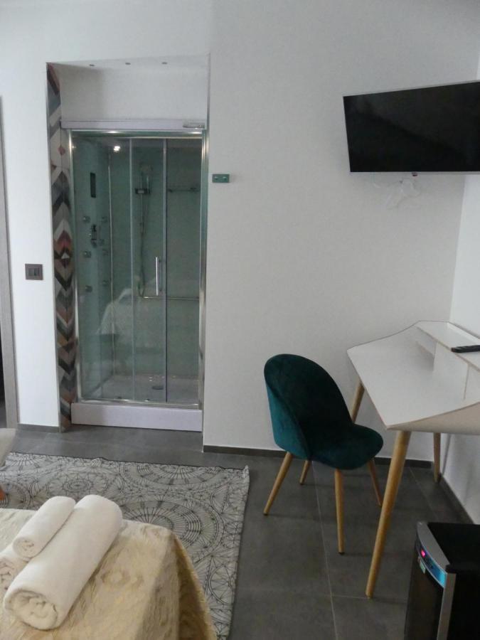 Albergo Piazza Risorgimento Porto Cesareo Buitenkant foto