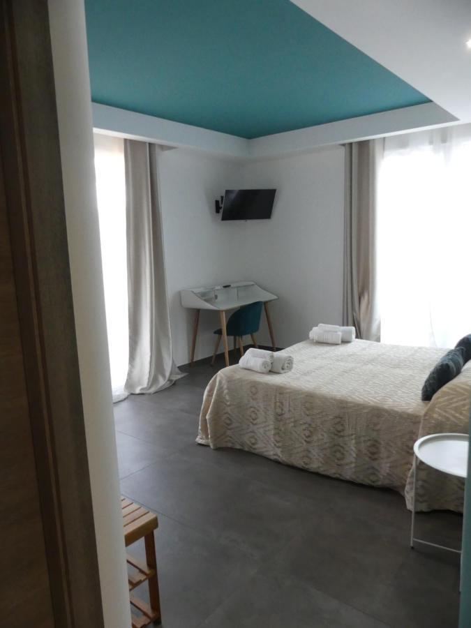 Albergo Piazza Risorgimento Porto Cesareo Buitenkant foto