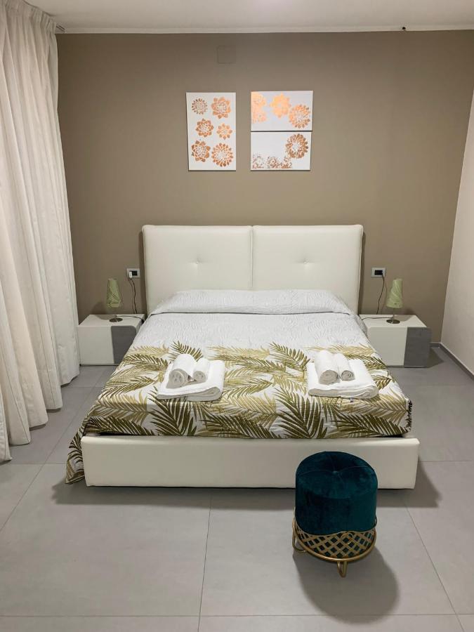 Albergo Piazza Risorgimento Porto Cesareo Buitenkant foto