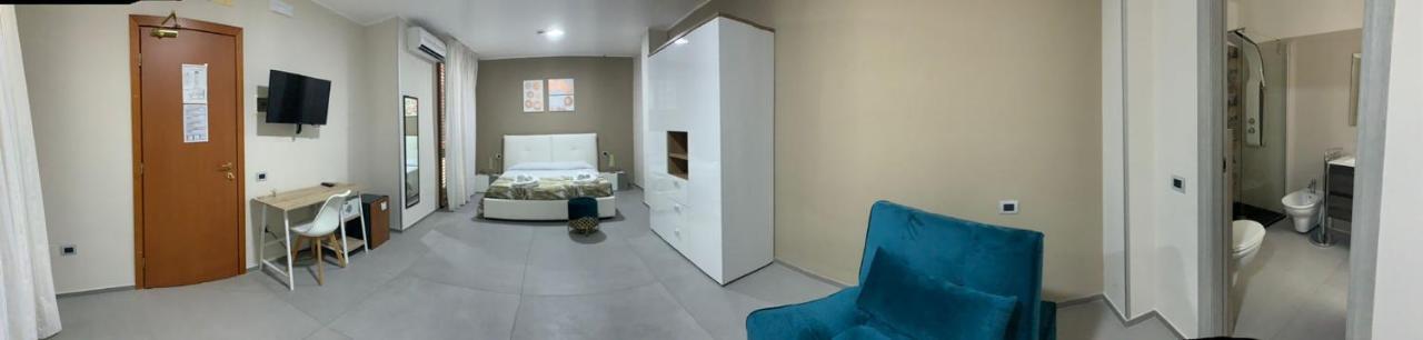 Albergo Piazza Risorgimento Porto Cesareo Buitenkant foto