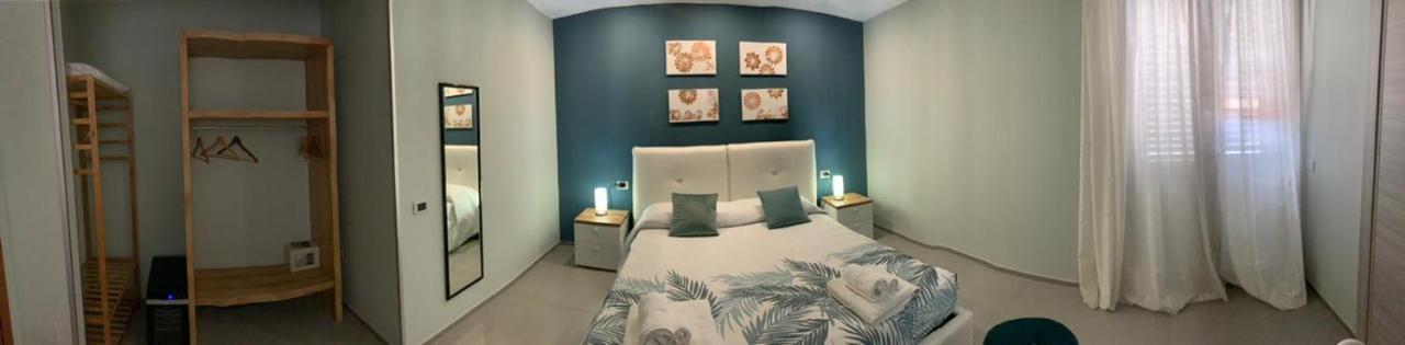 Albergo Piazza Risorgimento Porto Cesareo Buitenkant foto