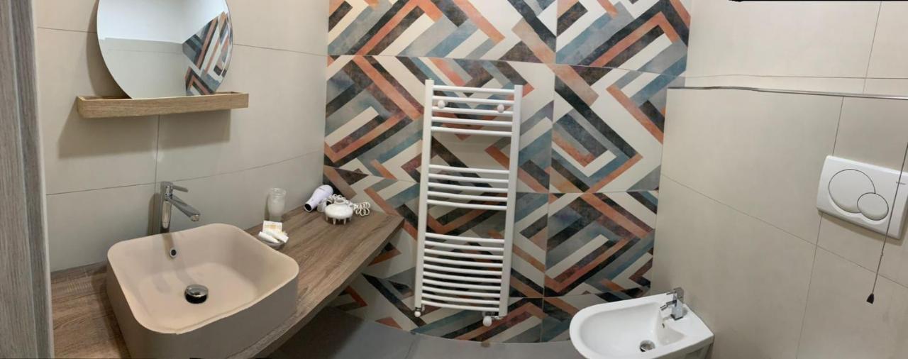 Albergo Piazza Risorgimento Porto Cesareo Buitenkant foto