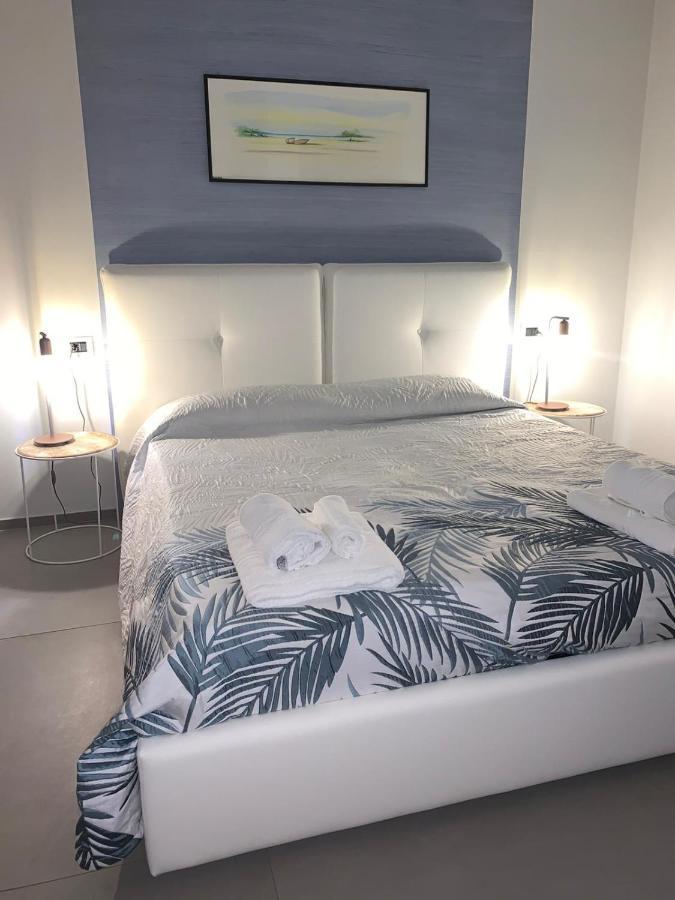 Albergo Piazza Risorgimento Porto Cesareo Buitenkant foto