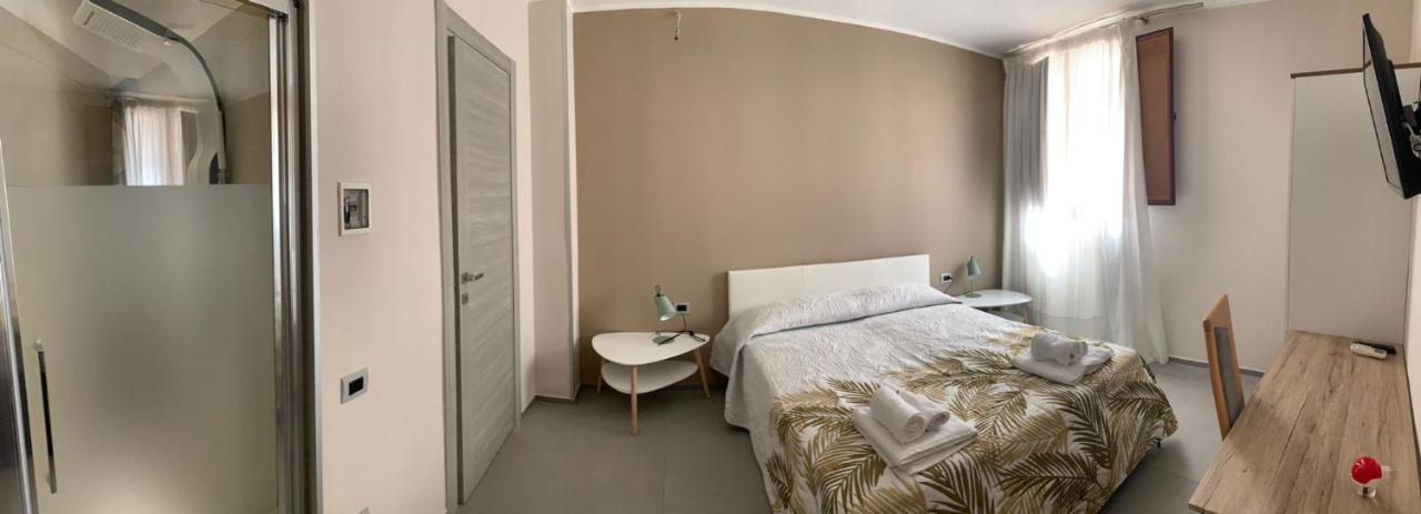 Albergo Piazza Risorgimento Porto Cesareo Buitenkant foto