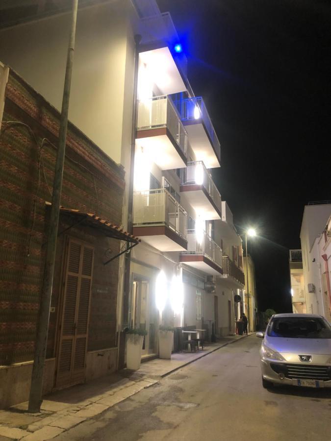Albergo Piazza Risorgimento Porto Cesareo Buitenkant foto