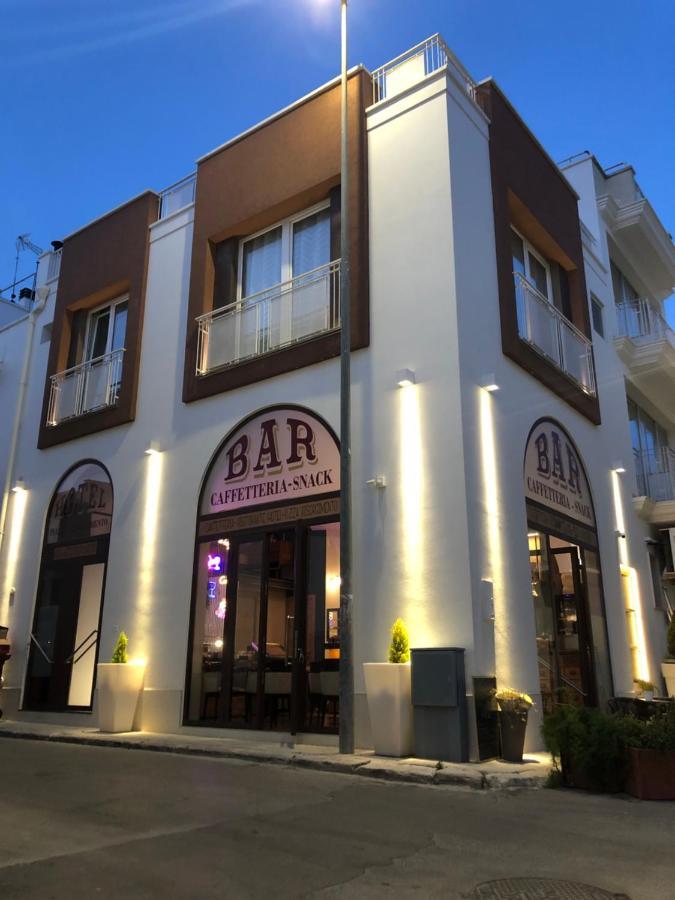 Albergo Piazza Risorgimento Porto Cesareo Buitenkant foto