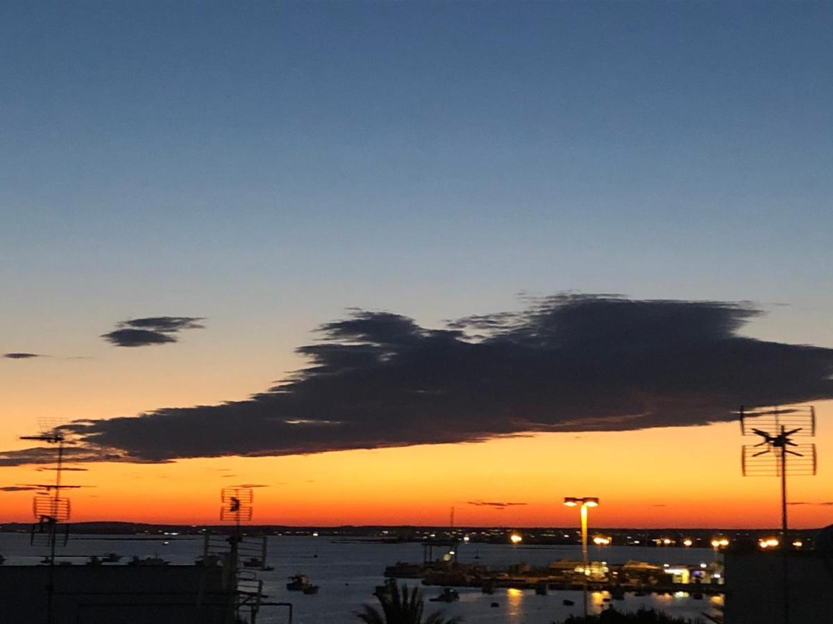 Albergo Piazza Risorgimento Porto Cesareo Buitenkant foto