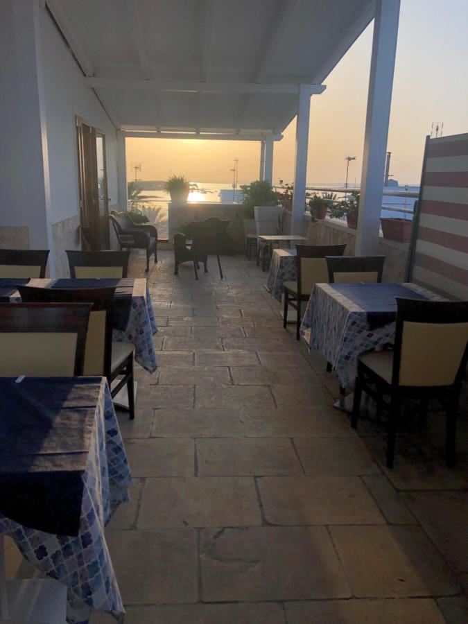 Albergo Piazza Risorgimento Porto Cesareo Buitenkant foto