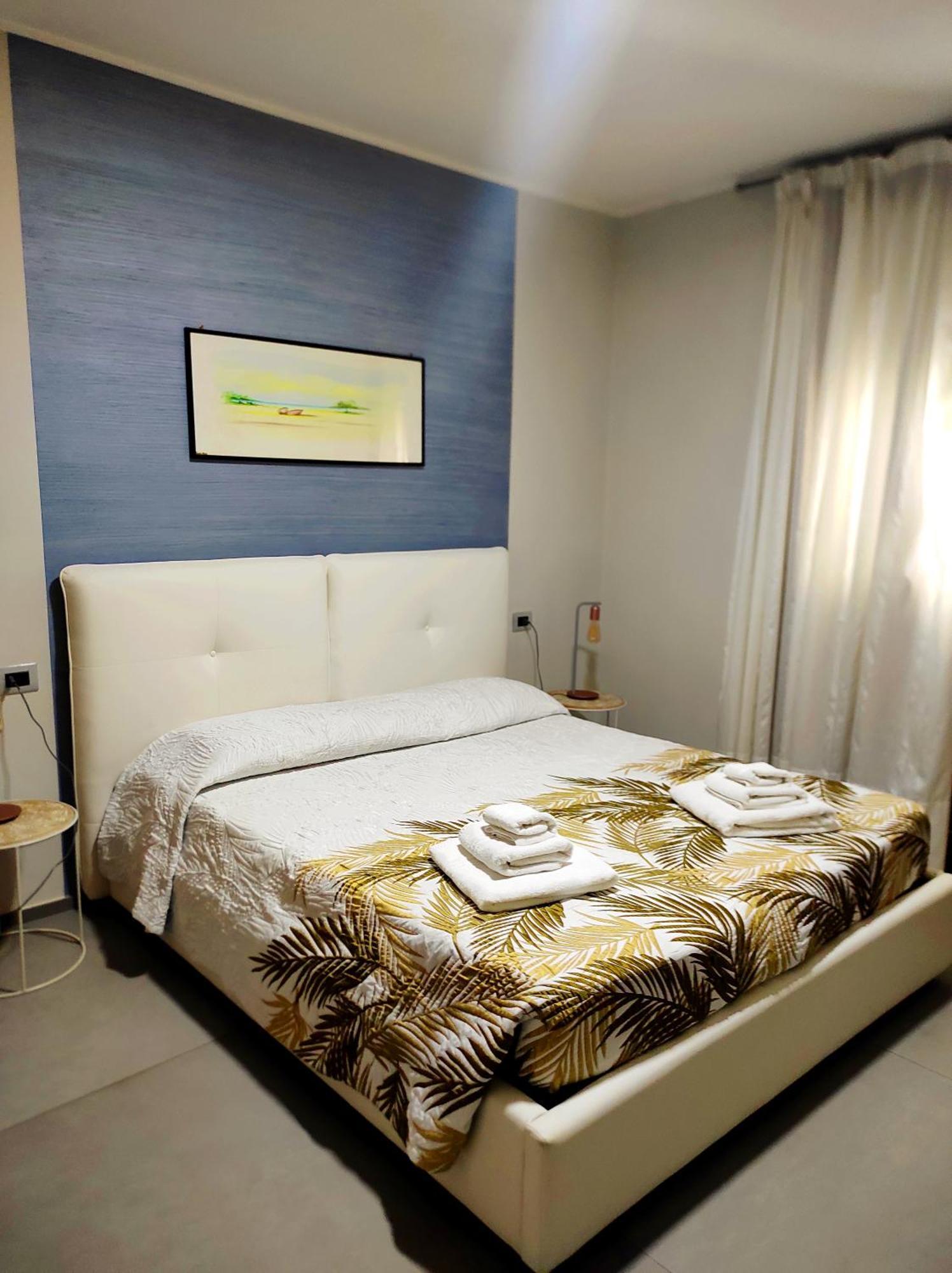 Albergo Piazza Risorgimento Porto Cesareo Buitenkant foto